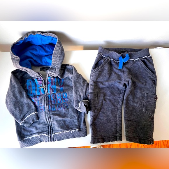 DKNY 2-Piece Set (12 Months) Stylish Distressed Look - Picture 1 of 15